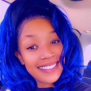 Meet your Posher, Traisha